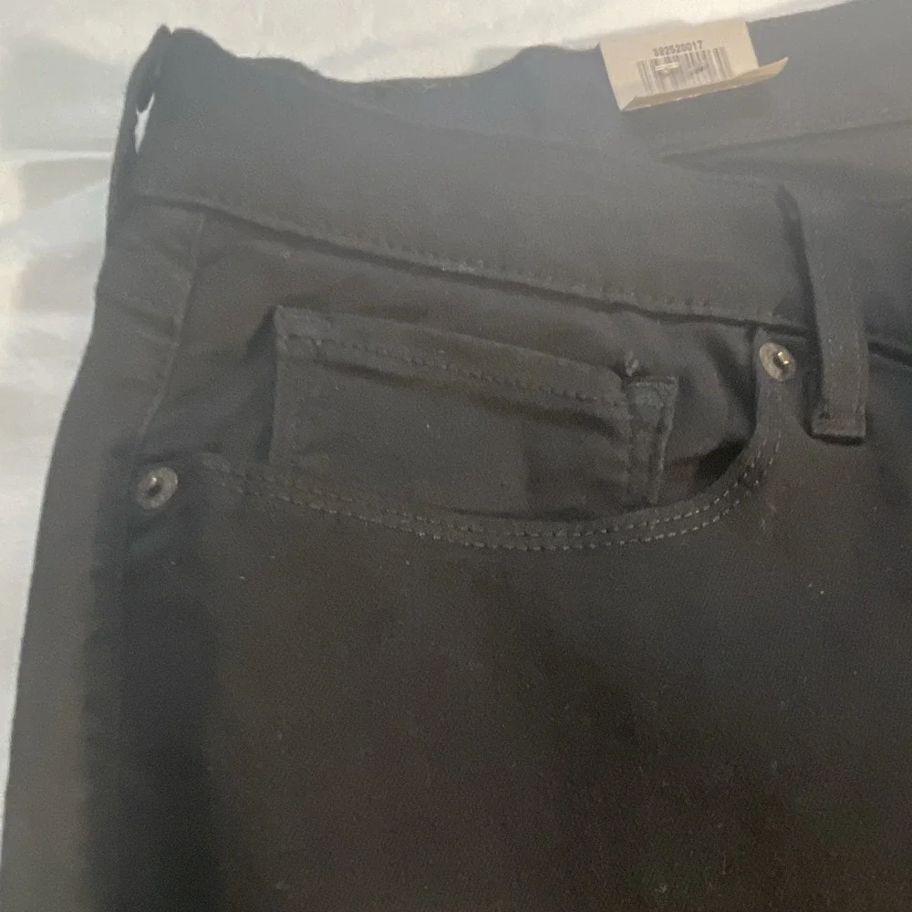 Levi's Men's Classic Bootcut Water Less Black Dark Wash Denim Jeans 5-Pocket
